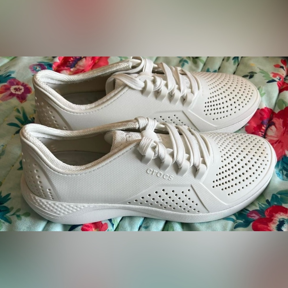 Women’s Crocs Tennis Shoes. Size 10. $35.